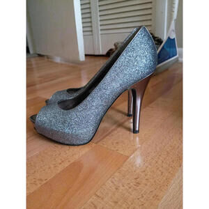 Brand New Womans Jacquliene Ferrar Sequin Stilletos size 8